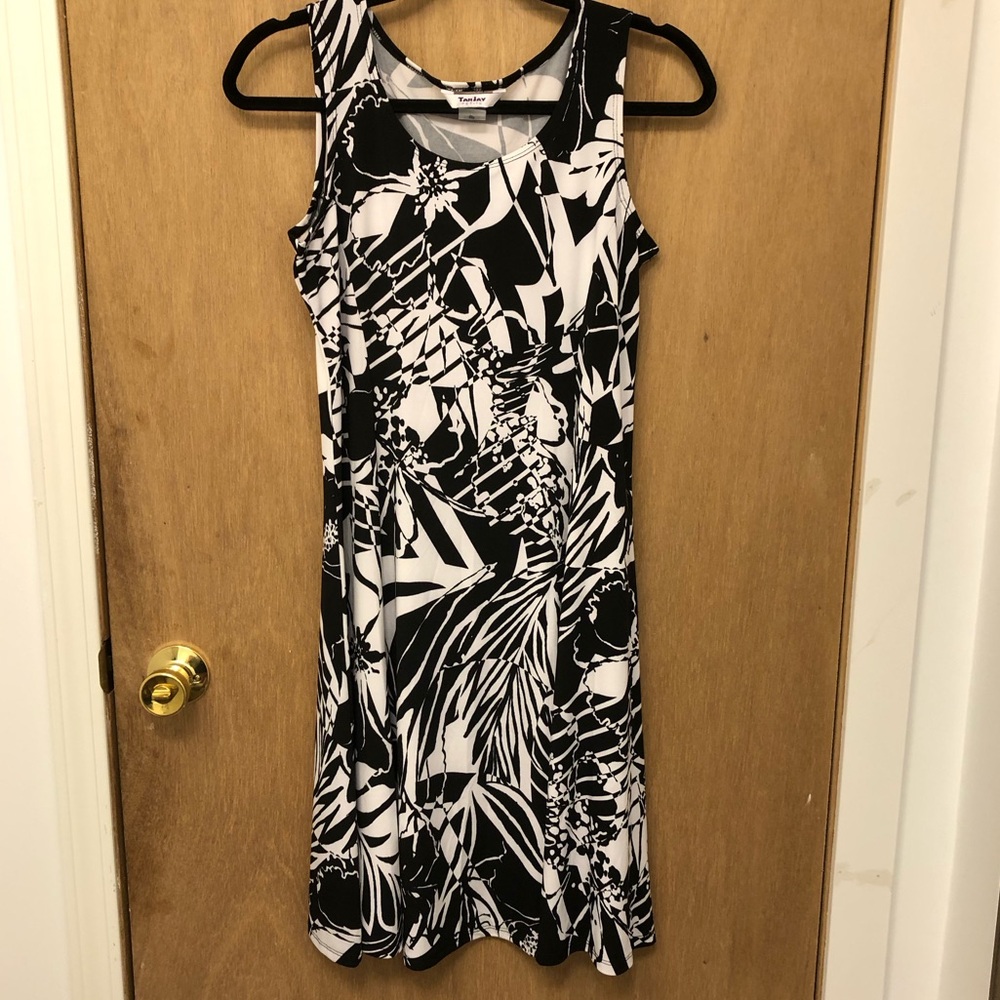 TanJay Black and White Patterned Midi Dress